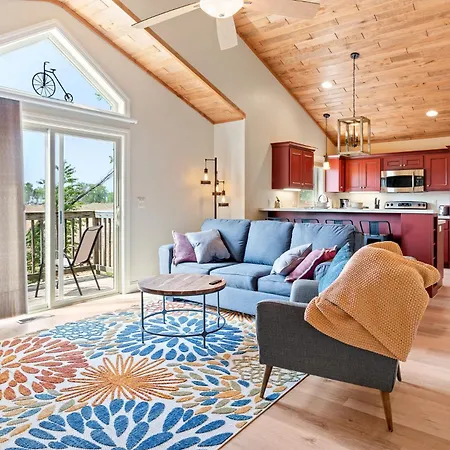 Upper Deck By Simple Life Rentals